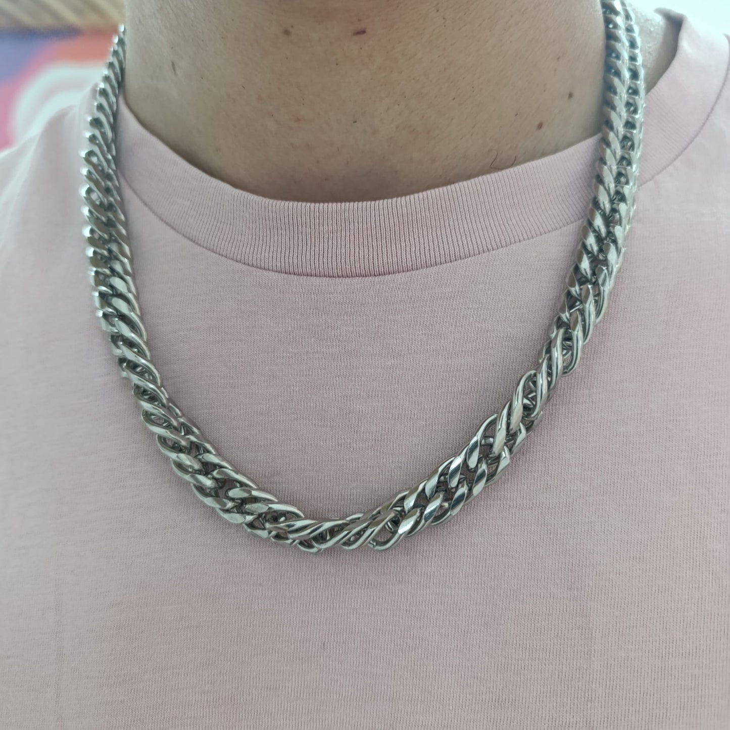 cadena de acero gruesa