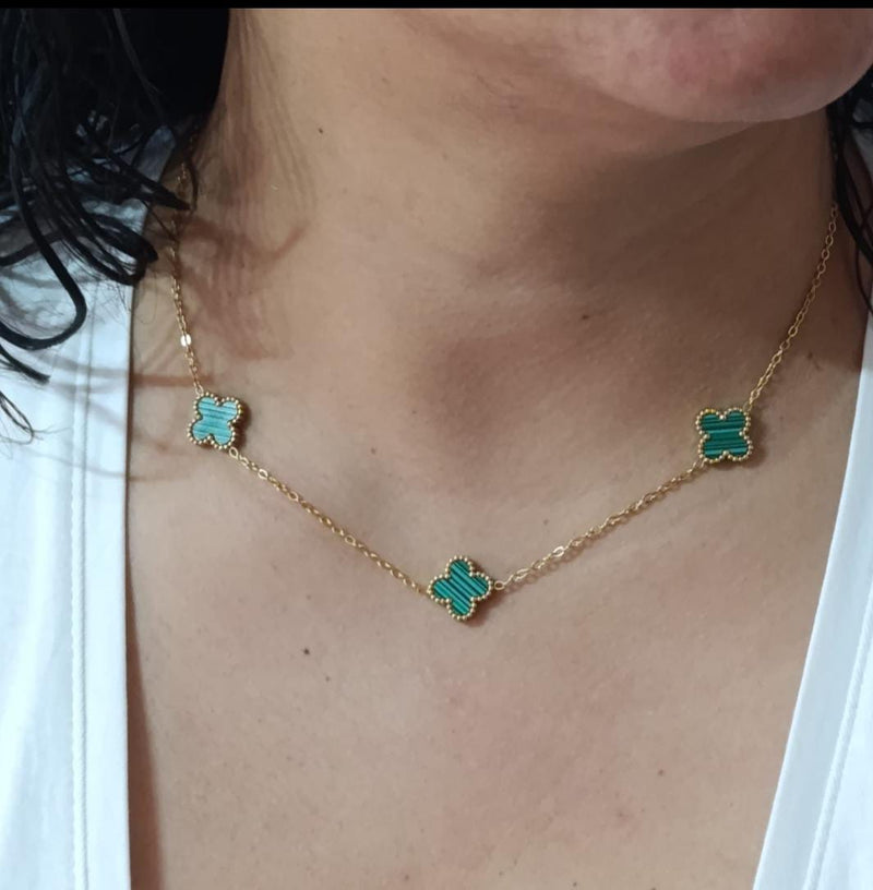 Collar de trébol verde
