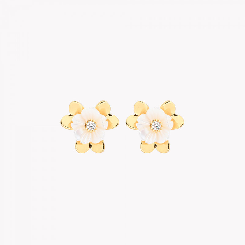 Brincos em Banho de Ouro 18k flor madrepérola