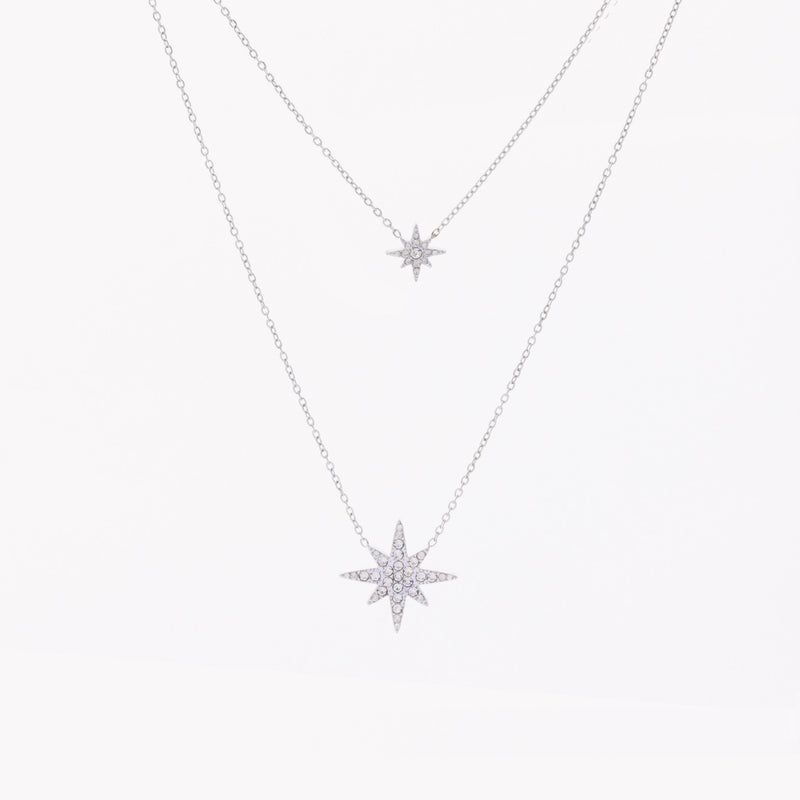 Collar doble de acero con estrellas.