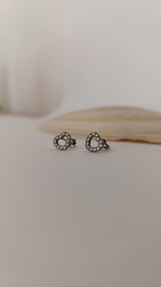 Brinco coração vazado