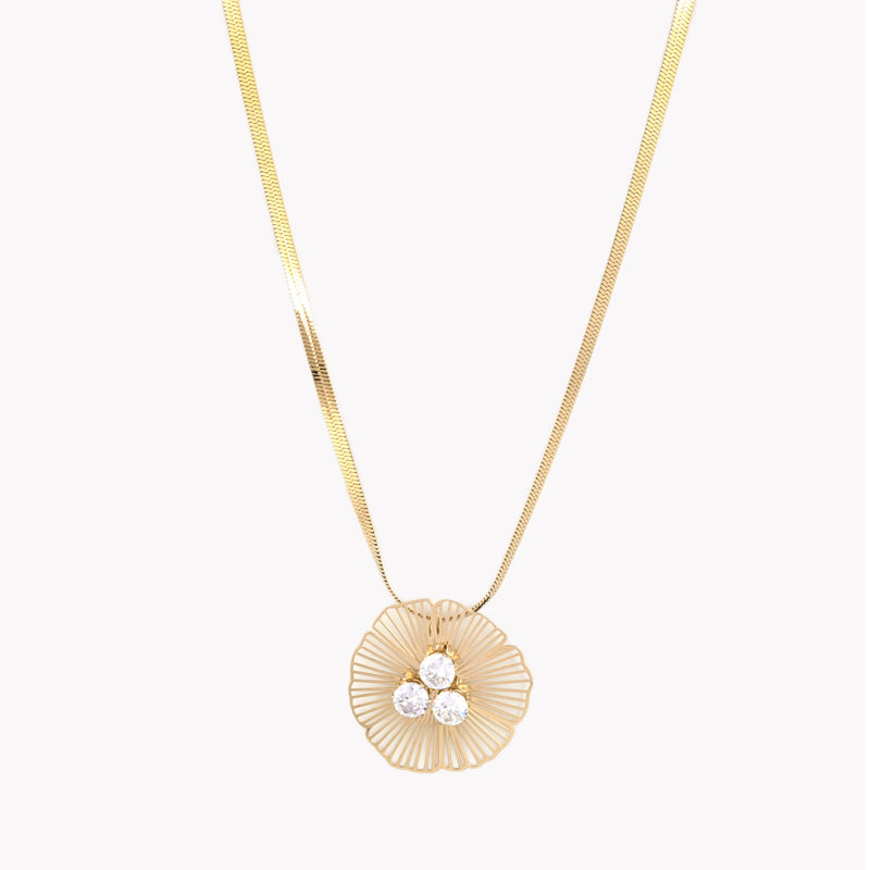 Collar liso jaspeado con tres diamantes